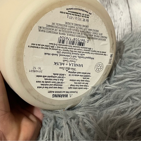 NEW Bath & Body Works VANILLA MUSK 3-Wick
Candle 14.5oz White Barn Rare HTF - Picture 5 of 5